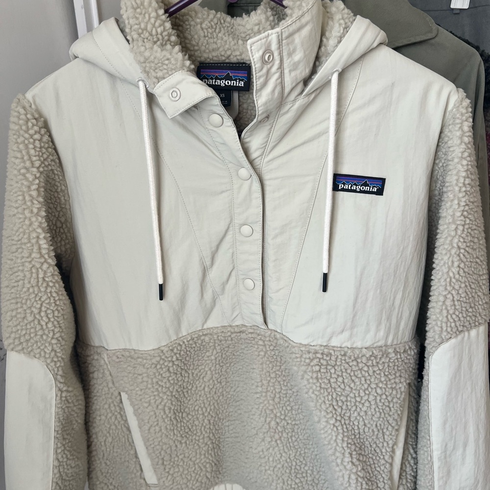 Patagonia Women's Off-White Teddy Jacket